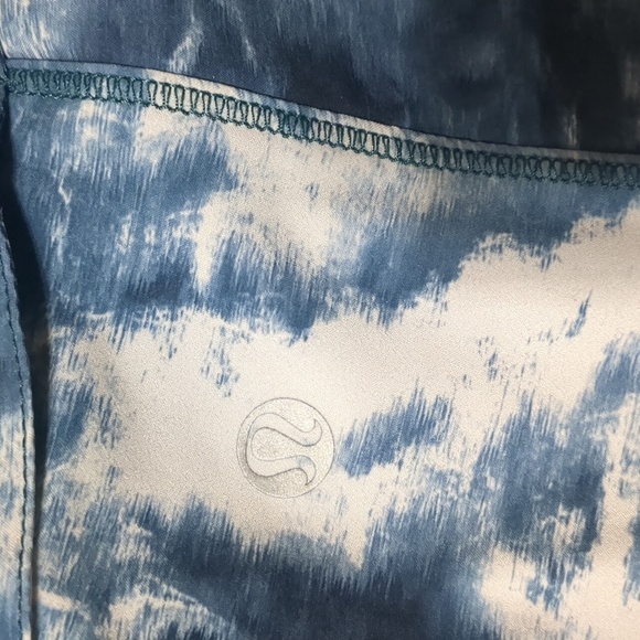 Lululemon Light Speed Vest Sz 8 blue/grey tie dye - Picture 8 of 8